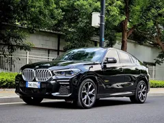 2022 BMW X6 M, чёрный — фото 1