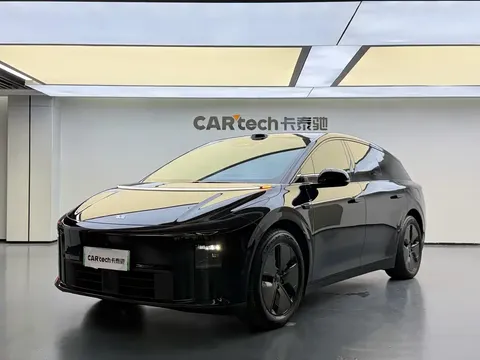 2025 Li Auto i6 2WD
