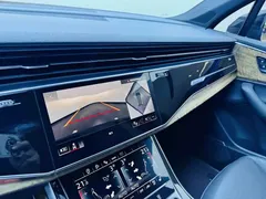 2022 Audi Q7 55 TFSI quattro S line Sport, чёрный — фото 13