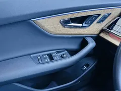 2022 Audi Q7 55 TFSI quattro S line Sport, чёрный — фото 17