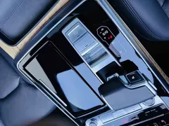 2022 Audi Q7 55 TFSI quattro S line Sport, чёрный — фото 19