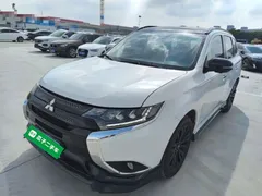 2021 Mitsubishi Outlander 2.4L 4WD 5, белый — фото 2