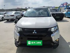 2021 Mitsubishi Outlander 2.4L 4WD 5, белый — фото 3
