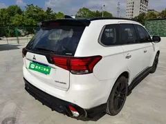 2021 Mitsubishi Outlander 2.4L 4WD 5, белый — фото 7