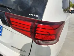 2021 Mitsubishi Outlander 2.4L 4WD 5, белый — фото 8