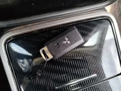 2021 Mitsubishi Outlander 2.4L 4WD 5, белый — фото 9