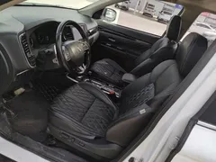 2021 Mitsubishi Outlander 2.4L 4WD 5, белый — фото 15