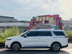 2021 Kia Carnival 2.0T Luxury Tech, белый — фото 3