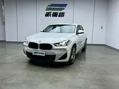2021 BMW X2 xDrive25i M Sport Package, белый — фото 1