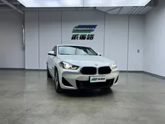 2021 BMW X2 xDrive25i M Sport Package, белый — фото 2