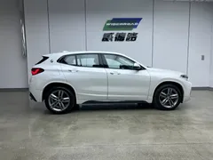 2021 BMW X2 xDrive25i M Sport Package, белый — фото 12