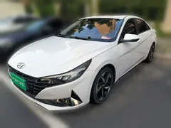 2021 Hyundai Elantra 1.5L CVT LUX Premium, белый — фото 1