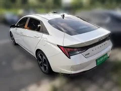 2021 Hyundai Elantra 1.5L CVT LUX Premium, белый — фото 25