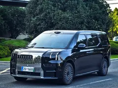 2024 Zeekr 009 6-Seat Executive 4WD 108kWh, чёрный — фото 2