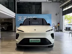 2023 Nio ES8 75kWh, белый — фото 2