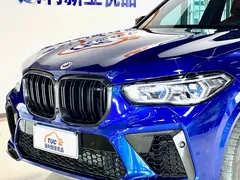 2022 BMW X5 M, синий — фото 3