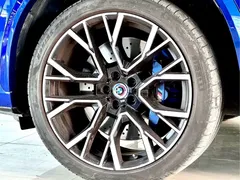 2022 BMW X5 M, синий — фото 5