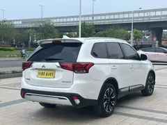 2020 Mitsubishi Outlander 2.0L 2WD 5, белый — фото 11