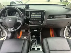2020 Mitsubishi Outlander 2.0L 2WD 5, белый — фото 21