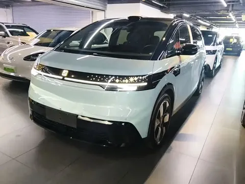 2025 Zeekr Mix Smart Driving
