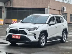 2021 Toyota RAV4 2.0L CVT 2WD, белый — фото 1