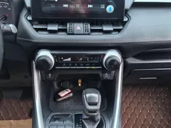 2021 Toyota RAV4 2.0L CVT 2WD, белый — фото 11