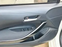 2022 Toyota Levin Hybrid 1.8H E-CVT Luxury, белый — фото 7