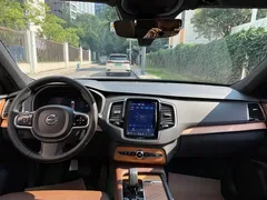 2023 Volvo XC90 7-seat, чёрный — фото 12