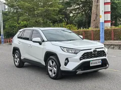 2021 Toyota RAV4 2.0L CVT 4WD PLUS, белый — фото 3