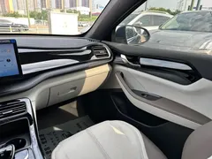 2023 BYD Qin PLUS DM-i 55KM, синий — фото 13