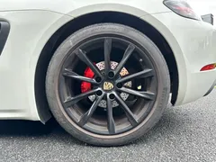 2022 Porsche 718 Boxster 2.0T, белый — фото 16