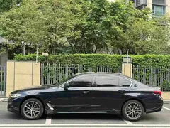 2022 BMW 5 Series 5 525Li M, чёрный — фото 2