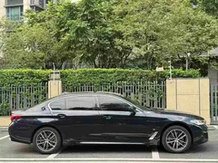 2022 BMW 5 Series 5 525Li M, чёрный — фото 4