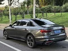 2022 Audi A4L 40 TFSI — фото 7