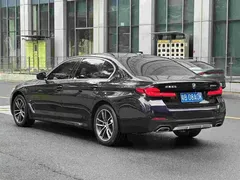 2022 BMW 5 Series 5 525Li M, чёрный — фото 4