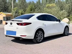 2021 Mazda 3 2.0L AT, белый — фото 7