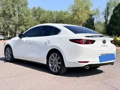 2021 Mazda 3 2.0L AT, белый — фото 9