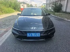 2023 Hyundai Elantra 1.5L CVT LUX Premium — фото 2