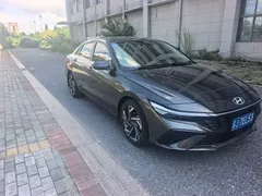 2023 Hyundai Elantra 1.5L CVT LUX Premium — фото 3