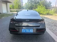 2023 Hyundai Elantra 1.5L CVT LUX Premium — фото 4