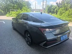 2023 Hyundai Elantra 1.5L CVT LUX Premium — фото 5
