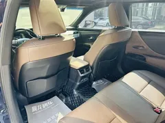 2022 Lexus ES 300h, синий — фото 10