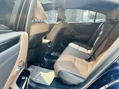 2022 Lexus ES 300h, синий — фото 12