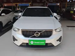 2023 Volvo XC40 Luxury, белый — фото 3