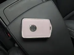 2023 Volvo XC40 Luxury, белый — фото 9