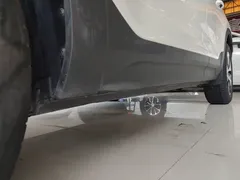 2023 Volvo XC40 Luxury, белый — фото 22