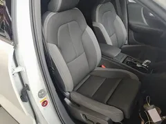 2023 Volvo XC40 Luxury, белый — фото 25