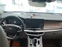 2021 Geely Jiaji ePro 1.5TD PHEV — фото 10