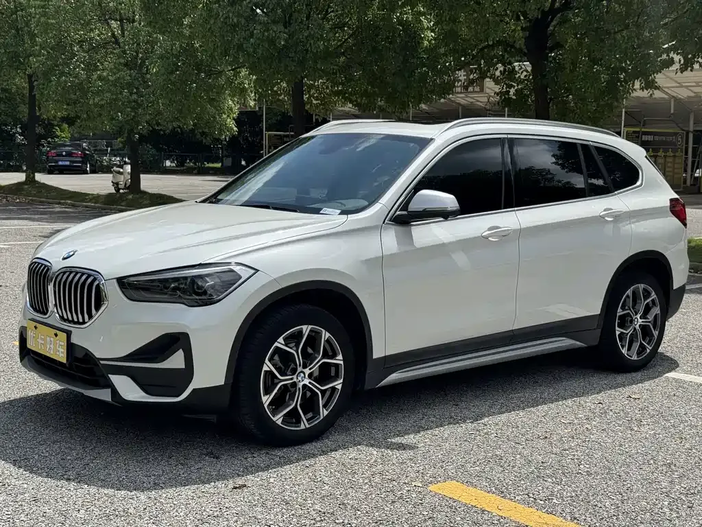 2022 BMW X1