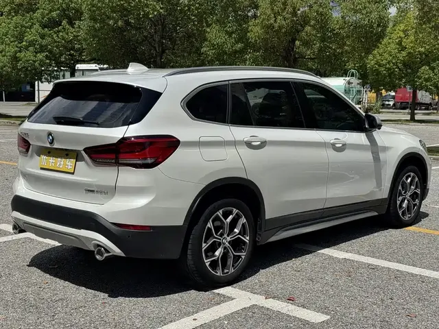 2022 BMW X1